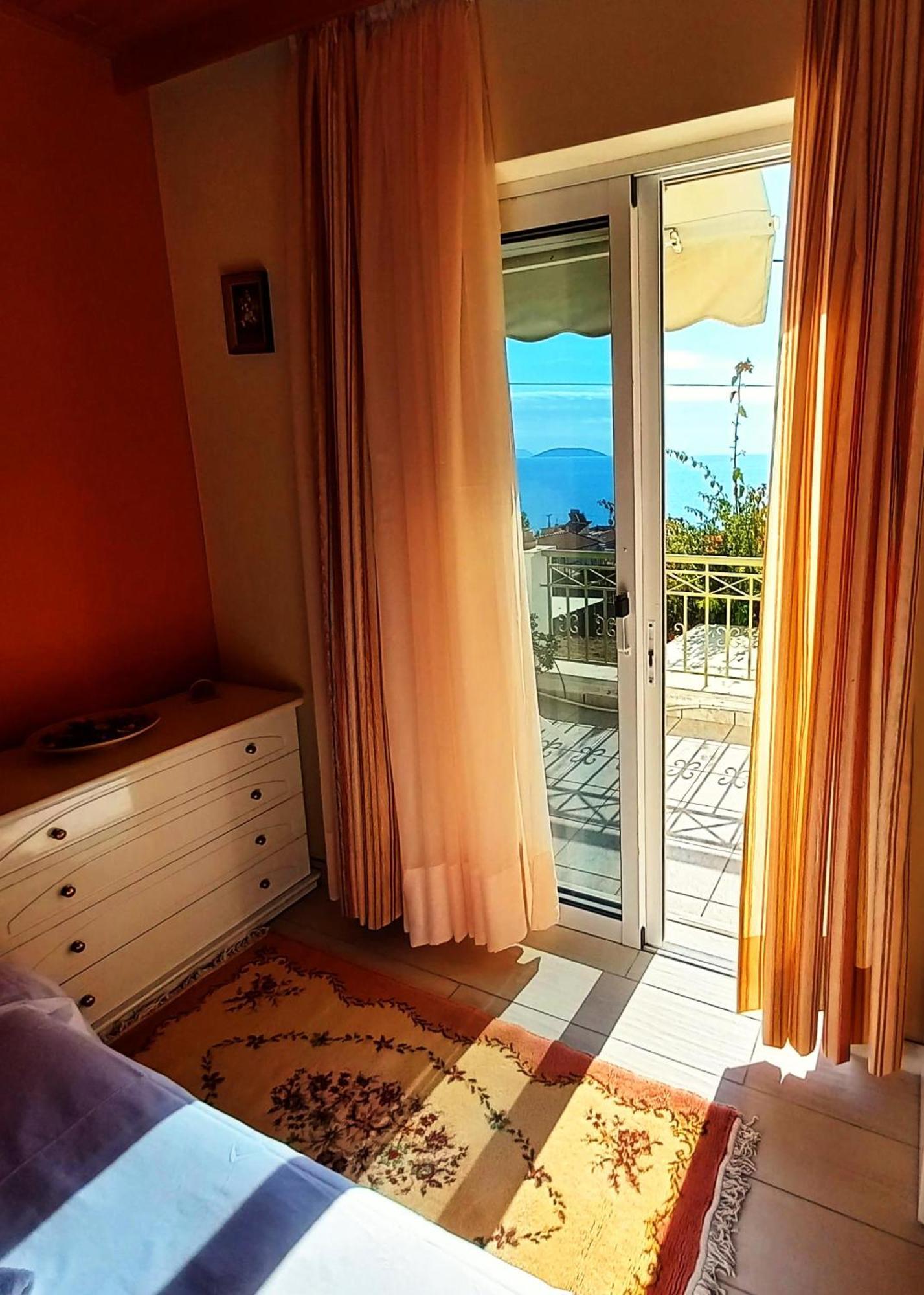 Villa "Eva" - Entire Beachfront Holiday Home - 4S Agia Marina  Bagian luar foto