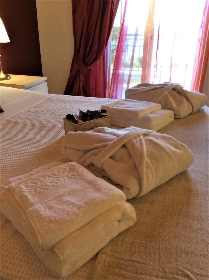 Villa "Eva" - Entire Beachfront Holiday Home - 4S Agia Marina  Bagian luar foto